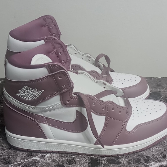 Men's Air Jordan High-Top Sneakers in White and Mauve Brand New Size 10